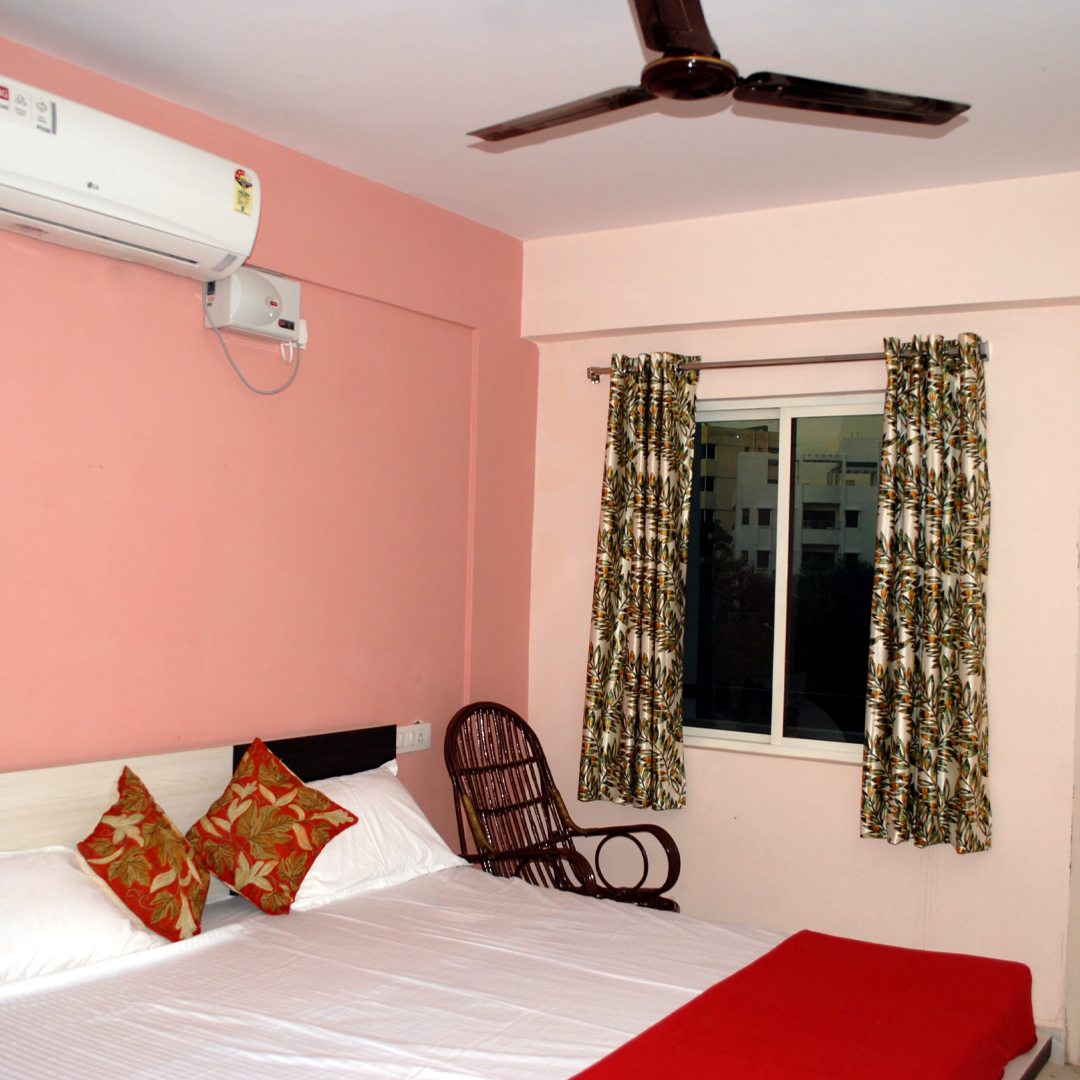 AC Rooms at Sri Dheerendra Vasathi Gruha