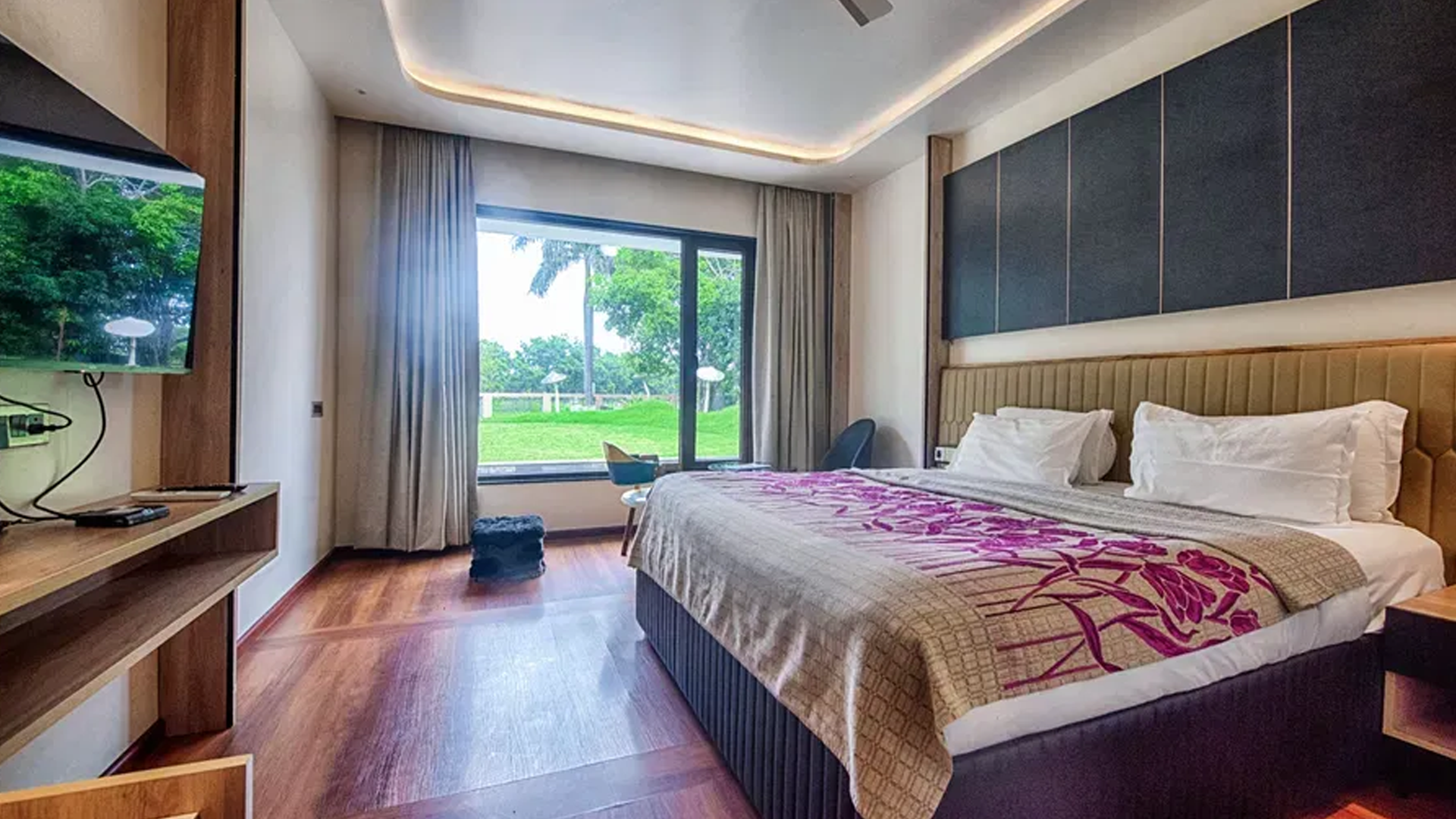 Deluxe Rooms at Sri Dheerendra Vasathi Gruha